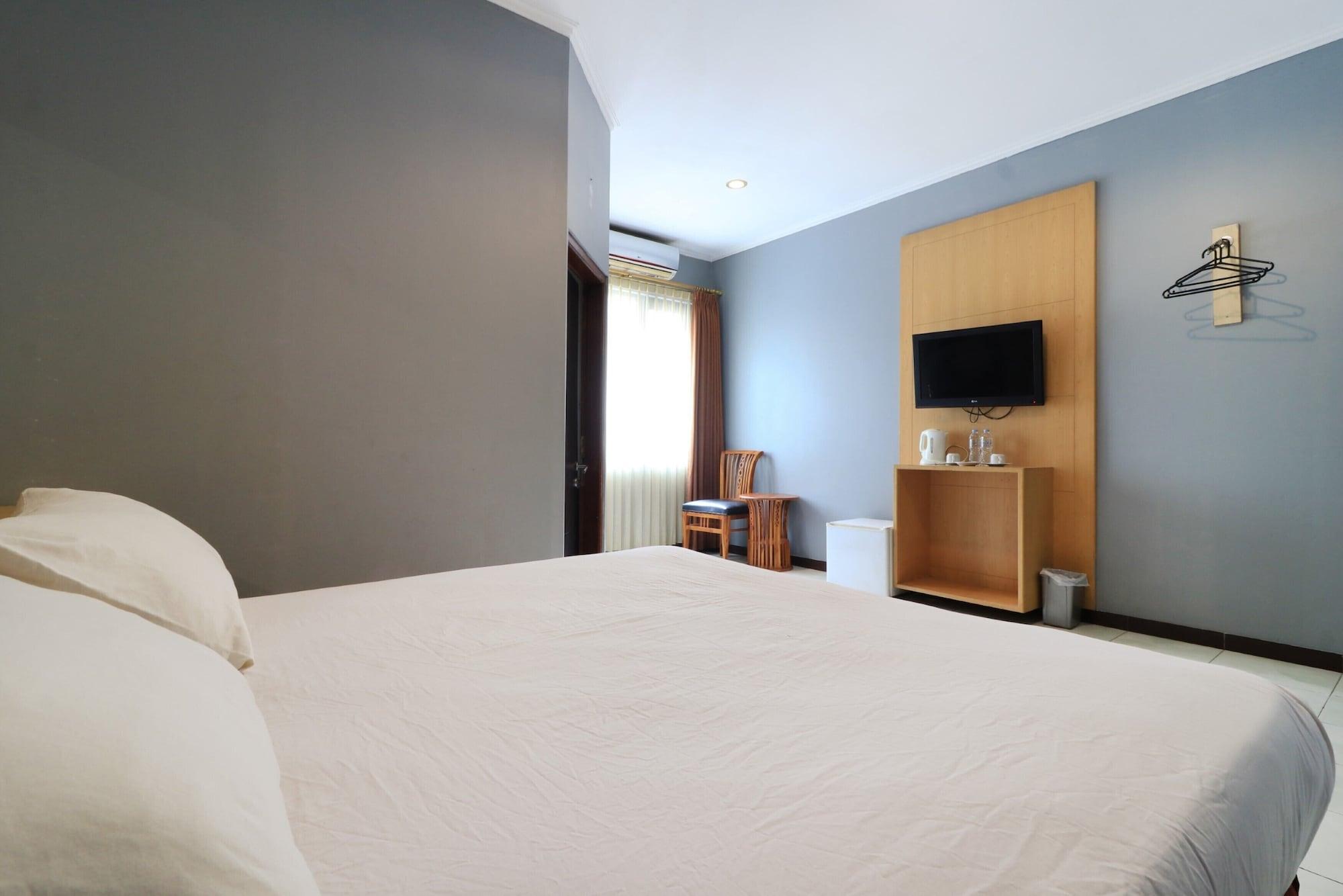 Serena Hotel 2*