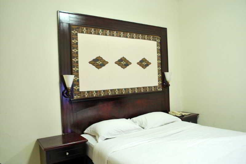 Hotel Serena 2*