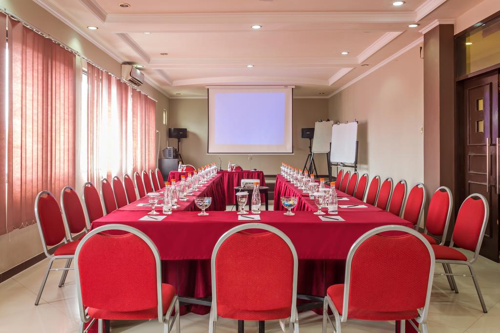 Serena Hotel 2*